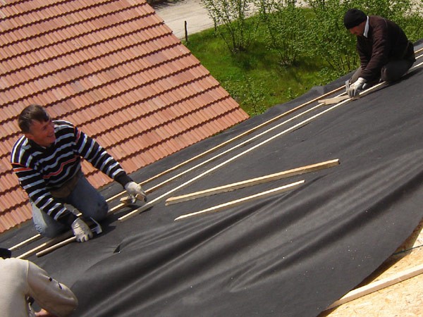 KARADİÄžİNLİLER; Konya çatı şıngıl,kiremit aktarma,oluk tamiri,çatı tamircisi