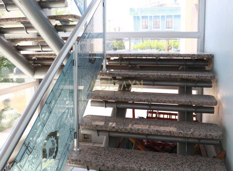 ADIZAYN Konya  cam basamaklı merdiven imalatı, granit basamaklı merdiven imalatı, çelik merdiven yapımı