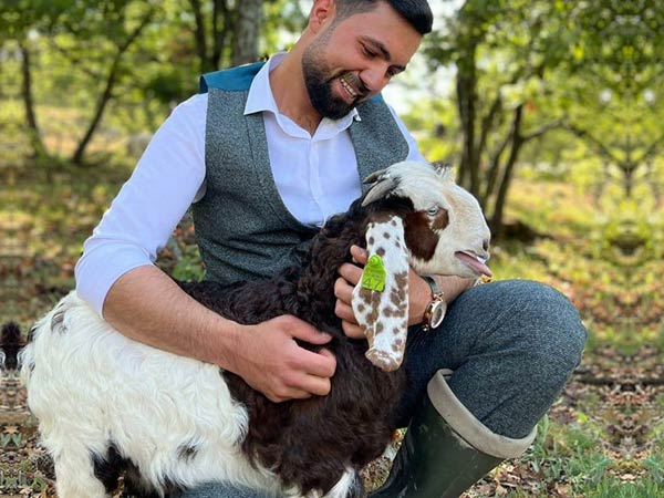 Hatiip  Konya adak kurbanı, konya adak, konyada adak kurban, adaklık kurban, kurban satışı, kurban kesimi,